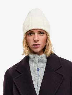 Bonnet En Maille Côtelée Écru - Bershka - FashionsVida