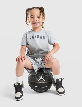 All Over Print T-Shirt/Shorts Set Infant - Grigio, grigio grigio Bambino taglia 18-24M - Jordan - FashionsVida