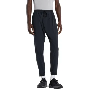 RC ESSENTIAL JOGGER Herren Black S - New Balance - FashionsVida