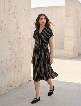Abito midi in viscosa con maniche kimono a righe - nero