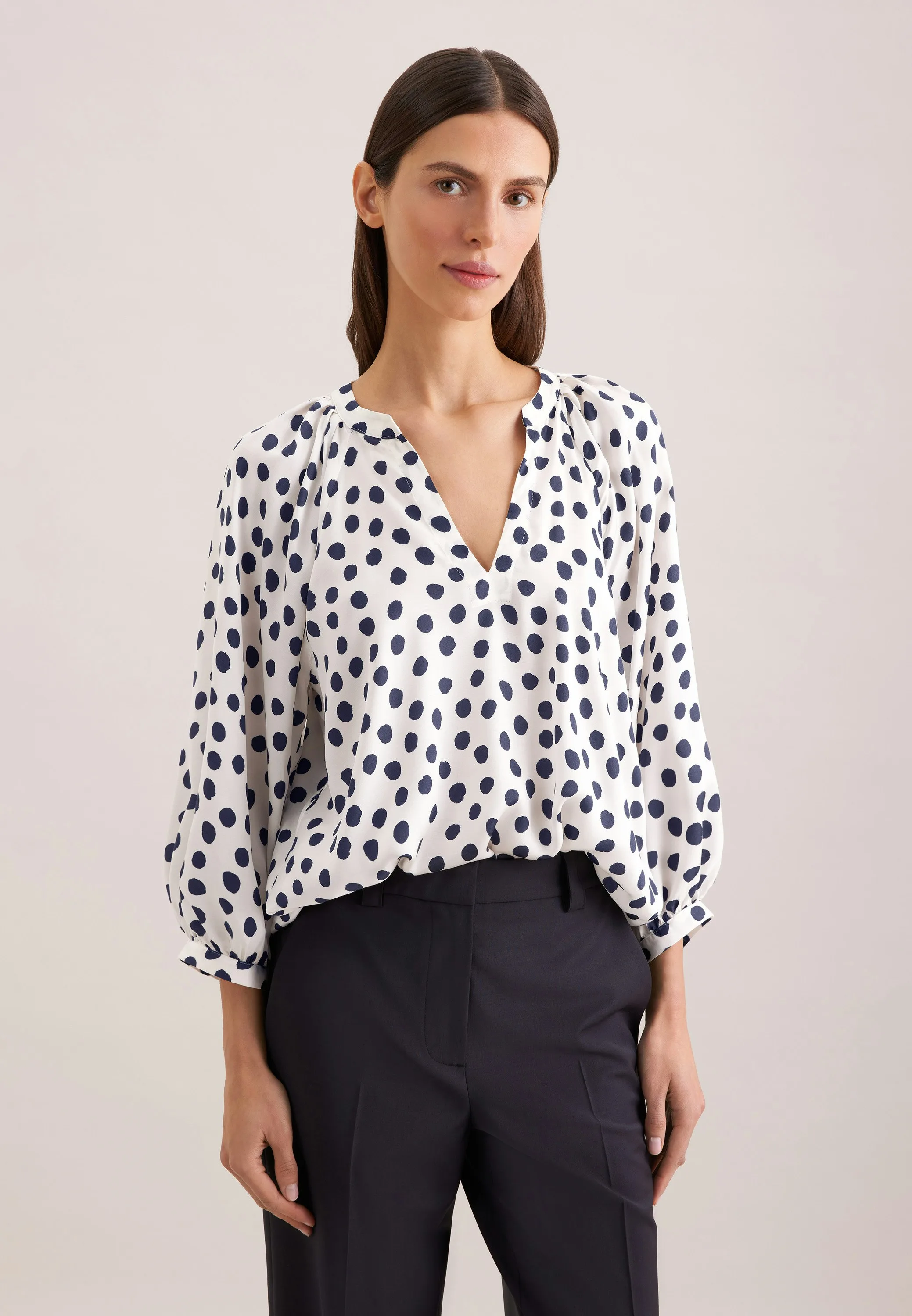 Satinierte Bluse mit Volumenärmeln Weiß 40 - Seidensticker - FashionsVida