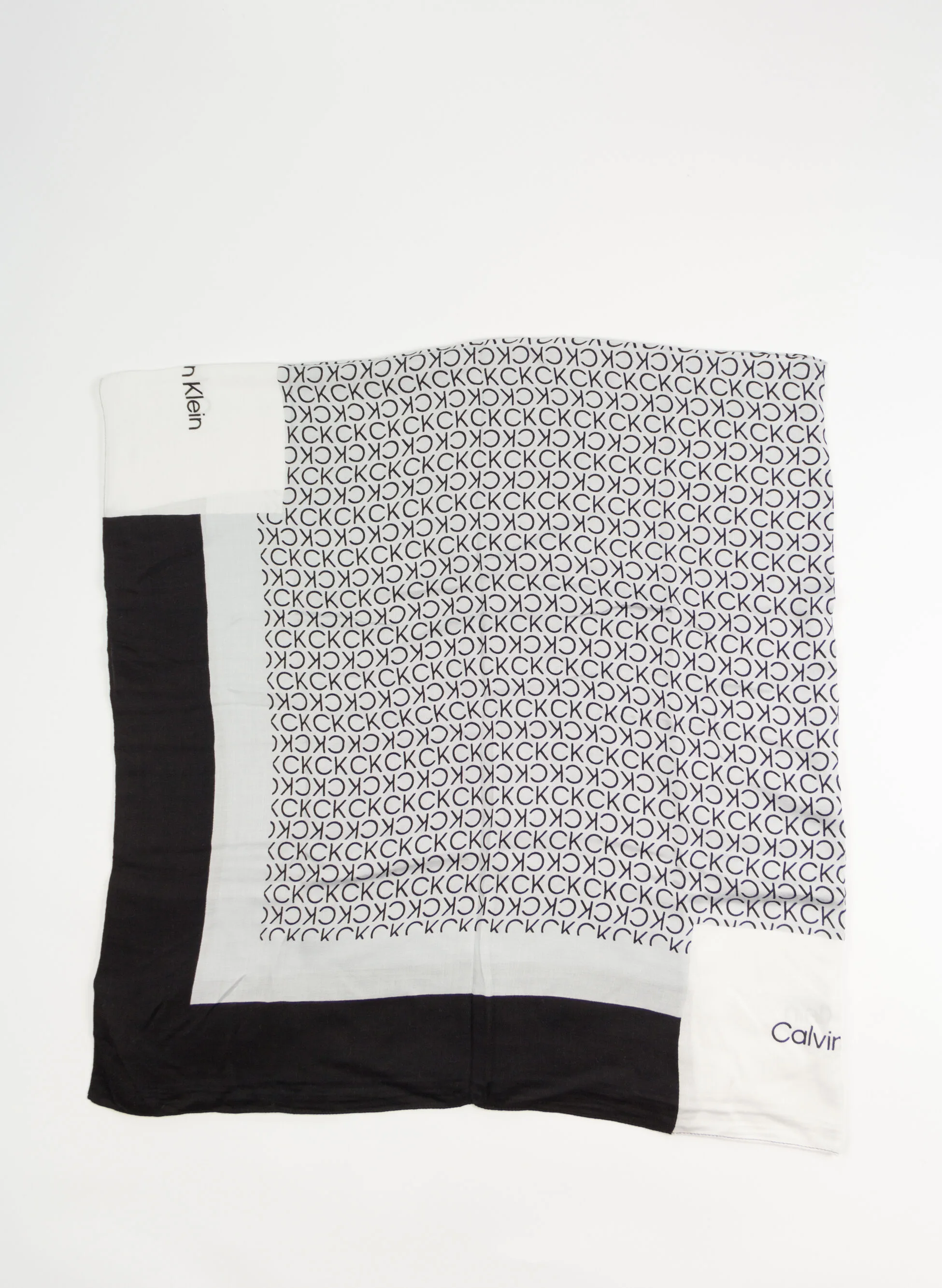 PASHMINA GEO MINIMAL LOGO - Calvin Klein Jeans - FashionsVida