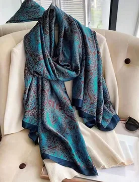 Pieza Pañuelo de seda sintética con estampado azul turco para mujer, se puede usar como pañuelo para la cabeza, bufanda cálida o pañuelo para ves - Shein - FashionsVida