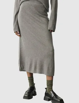 Women's Thea Knitted Midi Skirt in Mid Grey Size: 18 - Mid Grey - Size: 18 - Finery London - FashionsVida