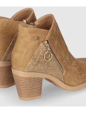 Botines básicos de mujer con combinación de texturas y perforaciones decorativas - Chika10 - FashionsVida