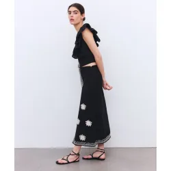 Falda midi con bordados
