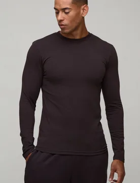 Herren Essentielles Muskelbetontes Langarm-Oberteil Chocolate Größe Medium - boohooMAN - FashionsVida