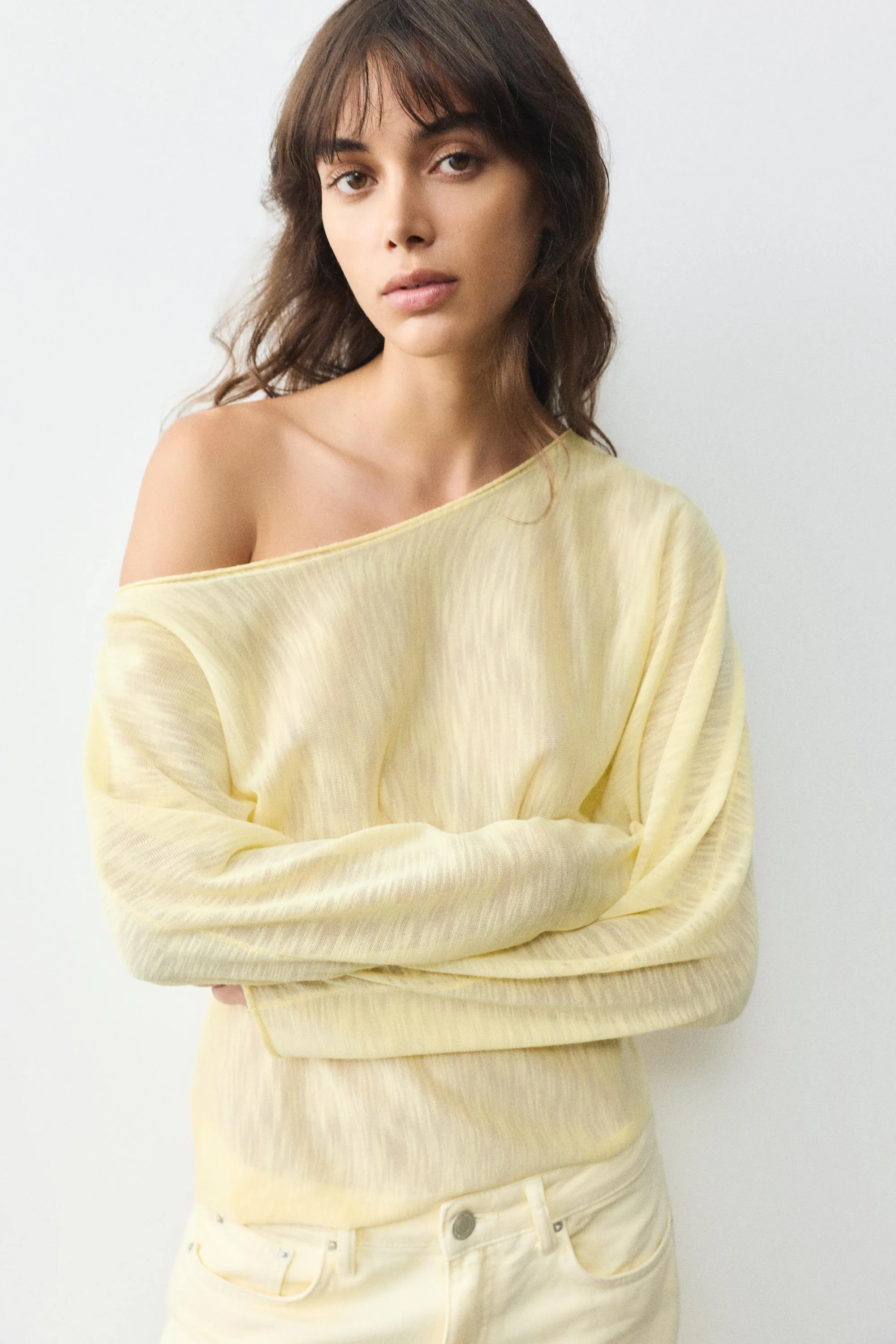 Fine-Knit Asymmetric T-Shirt (Size: ) - Pull&bear - FashionsVida