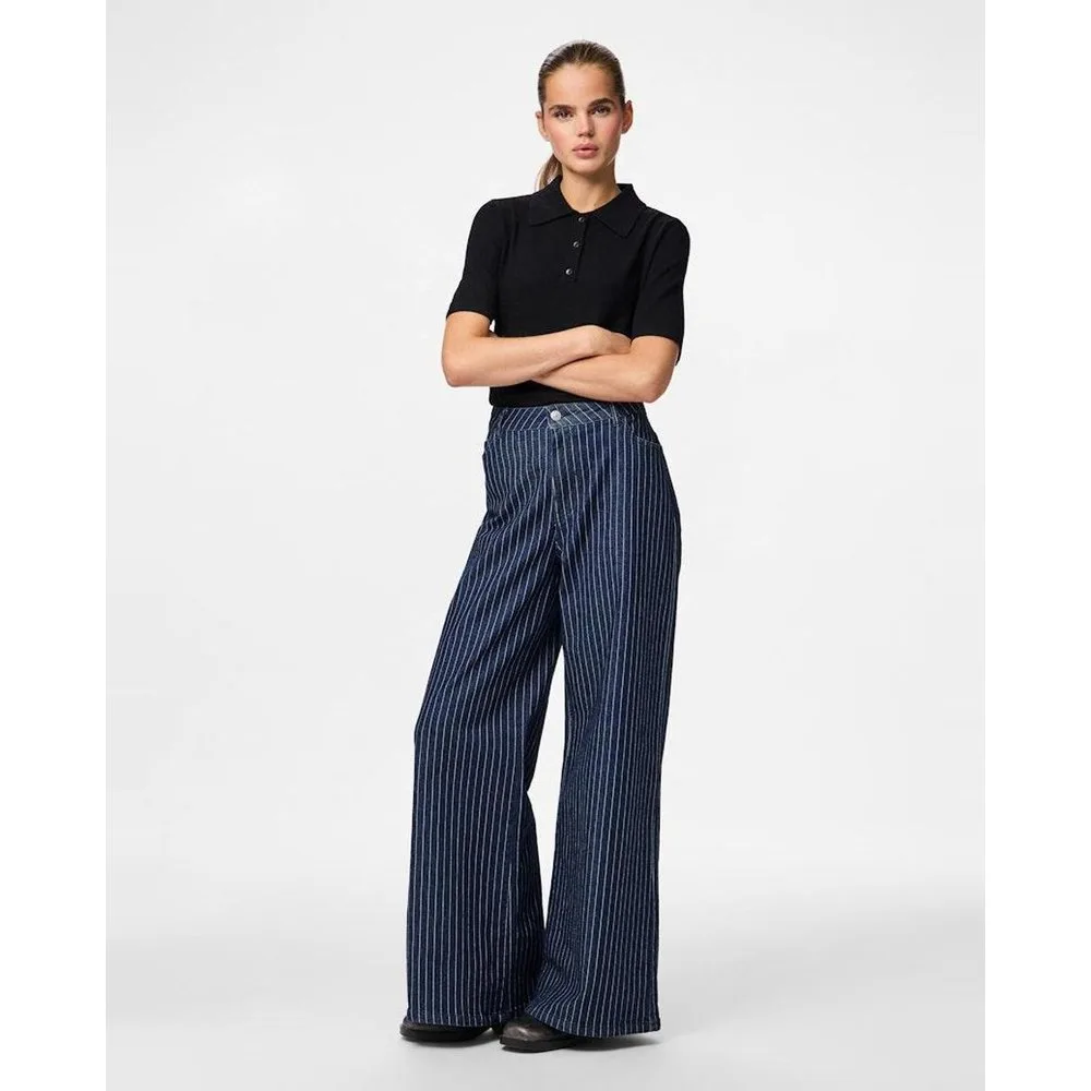 Pantalón vaquero de raya diplomática - Pieces - FashionsVida