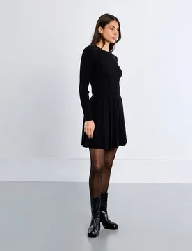 Vestido corto plisado de manga larga - Lili Sidonio - FashionsVida