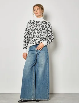 Women's Sequin Leopard Print Jumper in White Size: 14 - White - Size: 14 - Apricot - FashionsVida