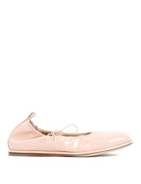 Ballerina allacciata con punta a cuore