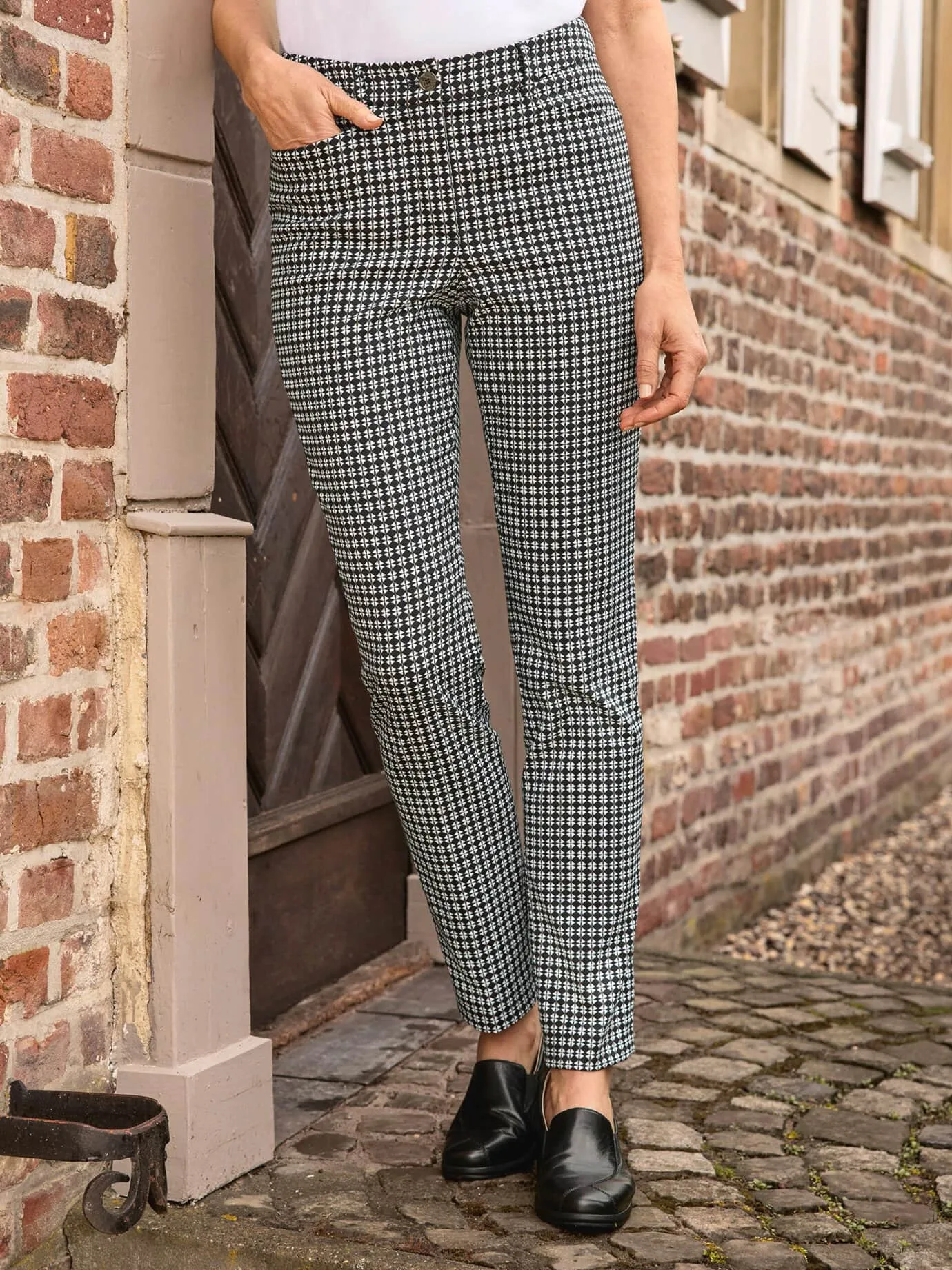 Jacquard-Stretch-Hose - Schwarz/Weiß - female - Size: 20 - Avena - FashionsVida