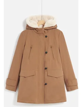 Parka de mujer con forro de borreguito y bolsillos italianos - Caroll - FashionsVida