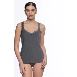 Camiseta de tirantes con encaje