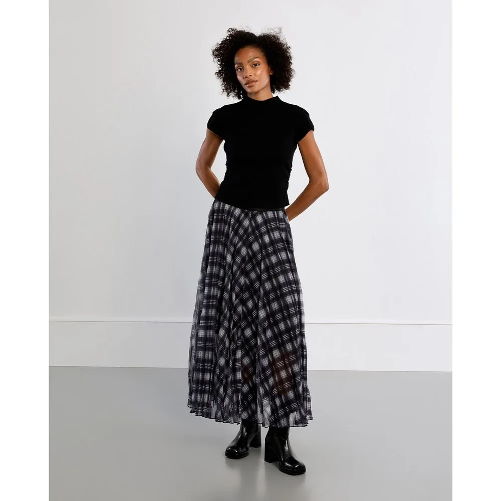 Jersey de mujer de manga corta cuello cerrado - Lili Sidonio - FashionsVida