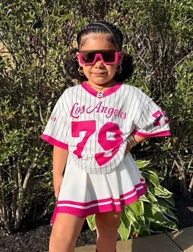 Set de 2 piezas Conjunto de camiseta con estampado de números y falda para niñas jóvenes, conjunto versátil de moda casual diaria - Shein - FashionsVida