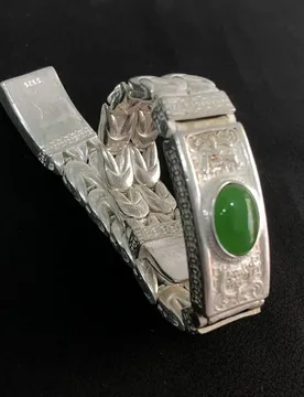 Antiqued Retro Bracelet, Wide Vintage Silver‑Tone Bangle, Hollow Inlaid Green Gem‑Tone Stone Ethnic Style Unisex Statement - Aliexpress - FashionsVida