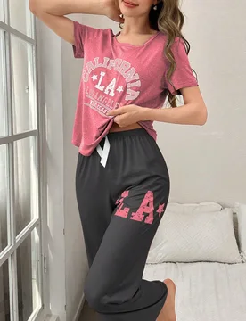 Conjunto de pijama informal con estampado de letras y contraste de color en manga corta y pantalón largo - Shein - FashionsVida