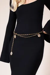 Womens Rose Chain Faux Leather Belt In Black Gold - One Size