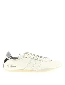 Y-3 Sneakers di Tokio