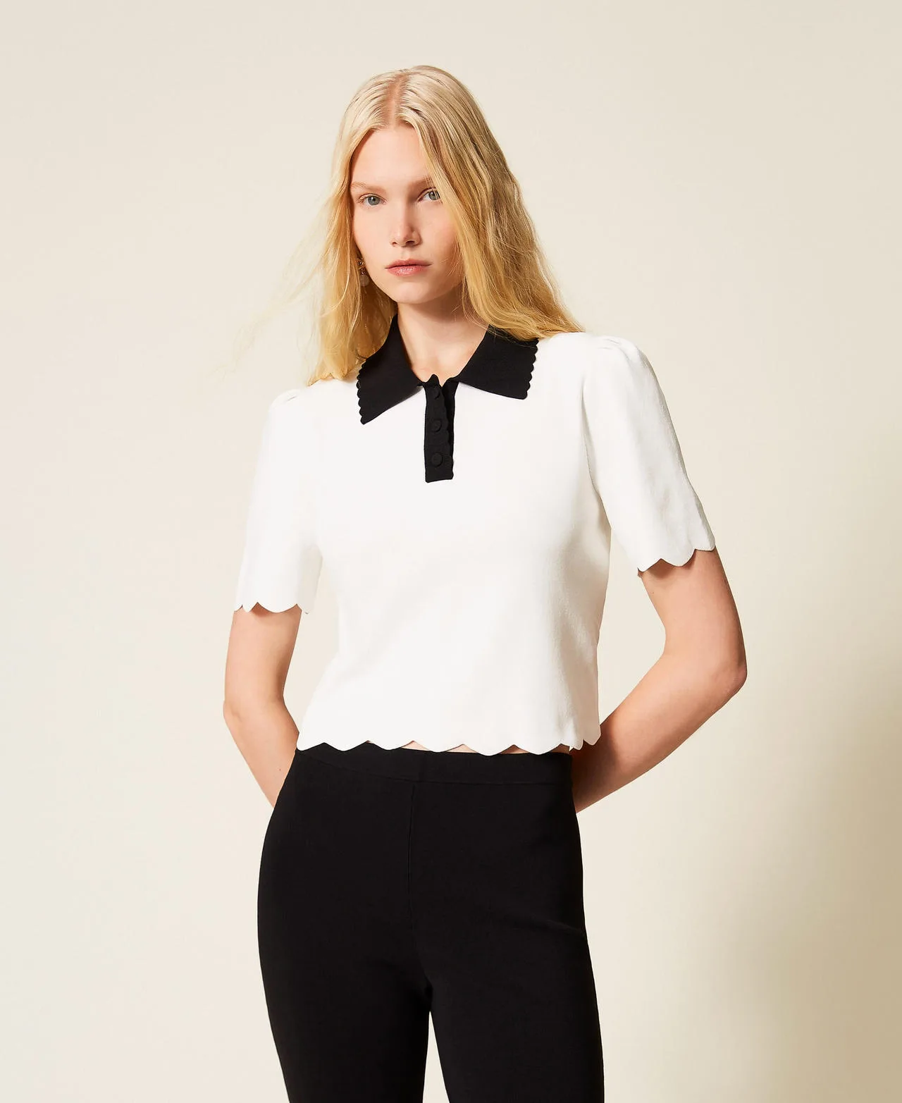 Pull polo bicolore avec festons - TWINSET - FashionsVida