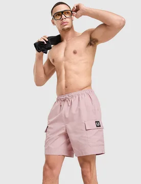 Badge Cargo Badeshorts - Herren, Rosa - male - Size: S - Fred perry - FashionsVida
