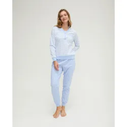 Pijama de mujer con rayas y topos