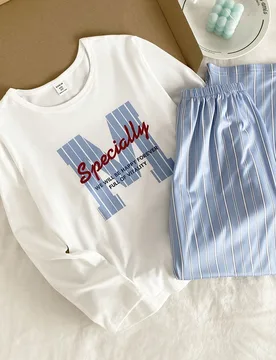 Set de 2 piezas de pijama a rayas para niños, pantalones a rayas blanco y azul, conjunto de top de cuello redondo de manga larga con estampado de let - Shein - FashionsVida