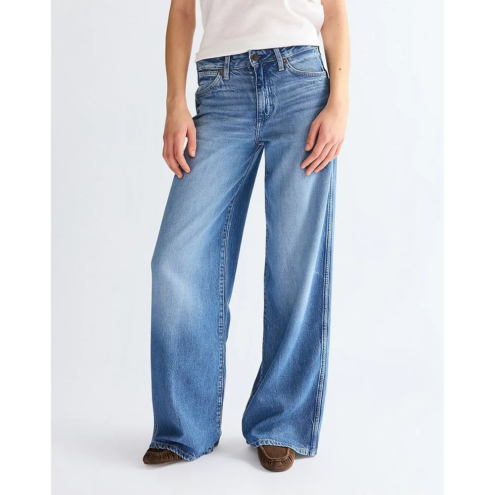 Vaquero ancho world wide de mujer de corte wide leg - Wrangler - FashionsVida