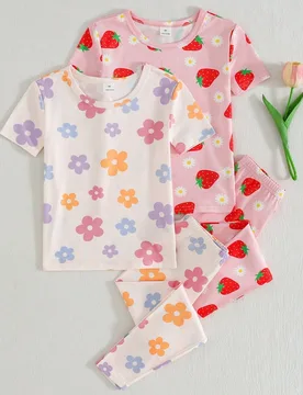 Conjunto de 4 piezas para niñas pequeñas con top de manga corta ajustado con estampado floral y de fresa, pantalones largos con cintura elástica y - Shein - FashionsVida