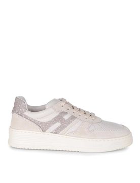 Sneaker fatte in pelle scamosciata