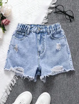 Shorts vaqueros casuales lavados de talle azul claro desgastados y con borde deshilachado para niñas preadolescentes - Shein - FashionsVida