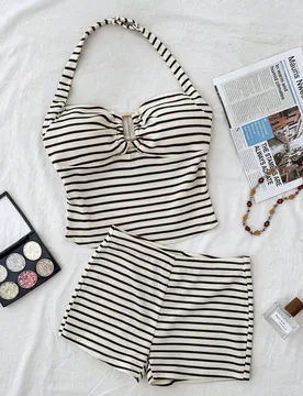 Conjunto de 2 piezas para adolescentes con top halter y shorts súper cortos, color rosa, conjunto de ocio y vacaciones con textura, adecuado para ver - Shein - FashionsVida