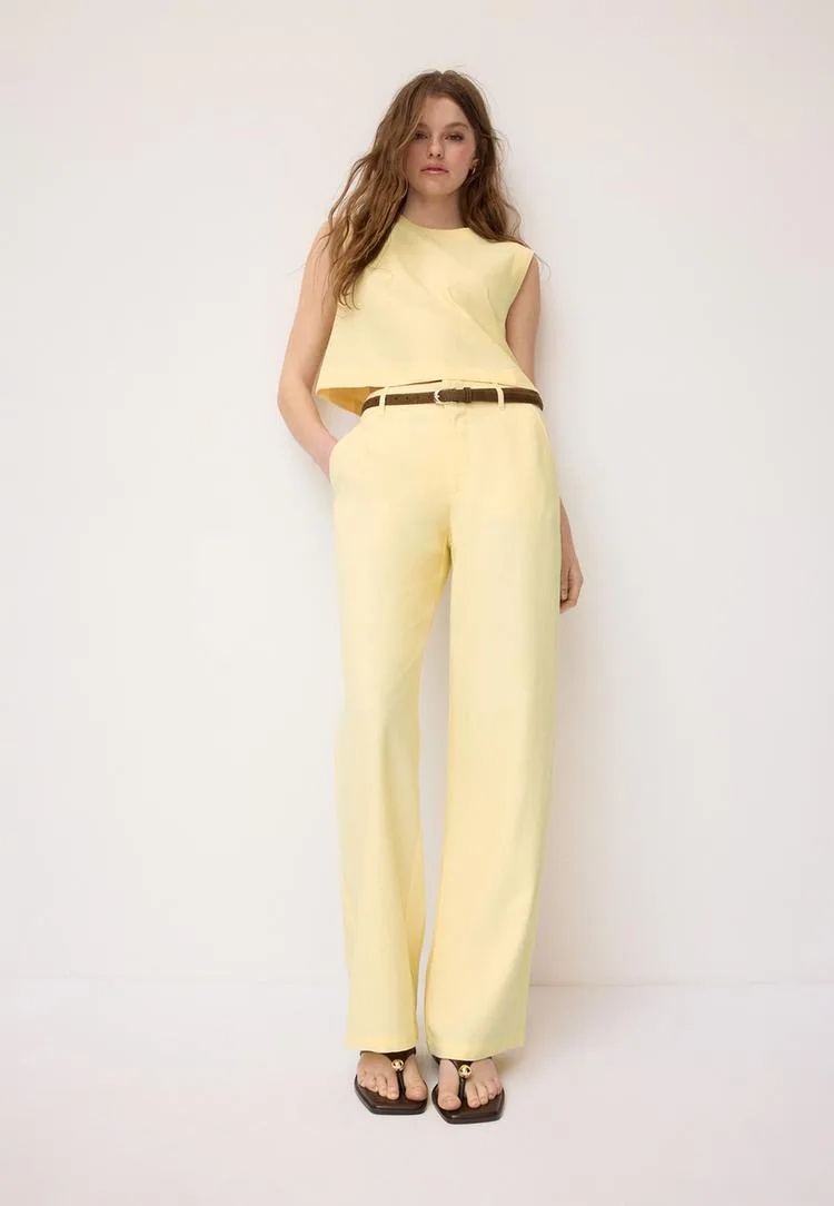 Top Racerback Leinen-Optik Goldfarben XS - Stradivarius - FashionsVida