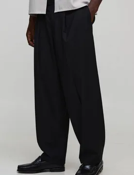 Men's Balloon Fit Pleat Front Smart Trousers Black Size 32 Black 32 - boohooMAN - FashionsVida