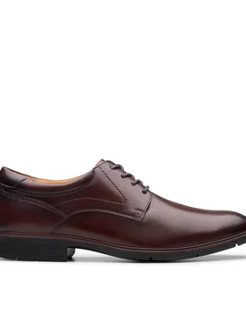 Men's Eldredge Plain Dark Brown Leather Oxford Shoes, Lace Up Size: 7.5-Wide Fit - Brown - Size: 7.5-Wide Fit - Clarks - FashionsVida