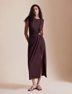 Vestido midi sin mangas con broche - Easy Wear - FashionsVida
