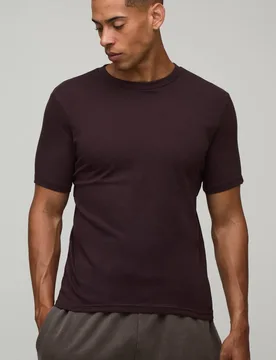 Herren Basic Schmal Geschnittenes Rundhals-Oberteil Chocolate Größe XL - boohooMAN - FashionsVida