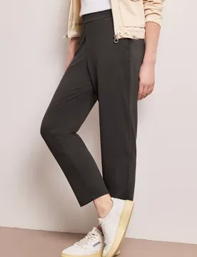 Mid Waist Slim Leg Hose im Loose Fit female Braun