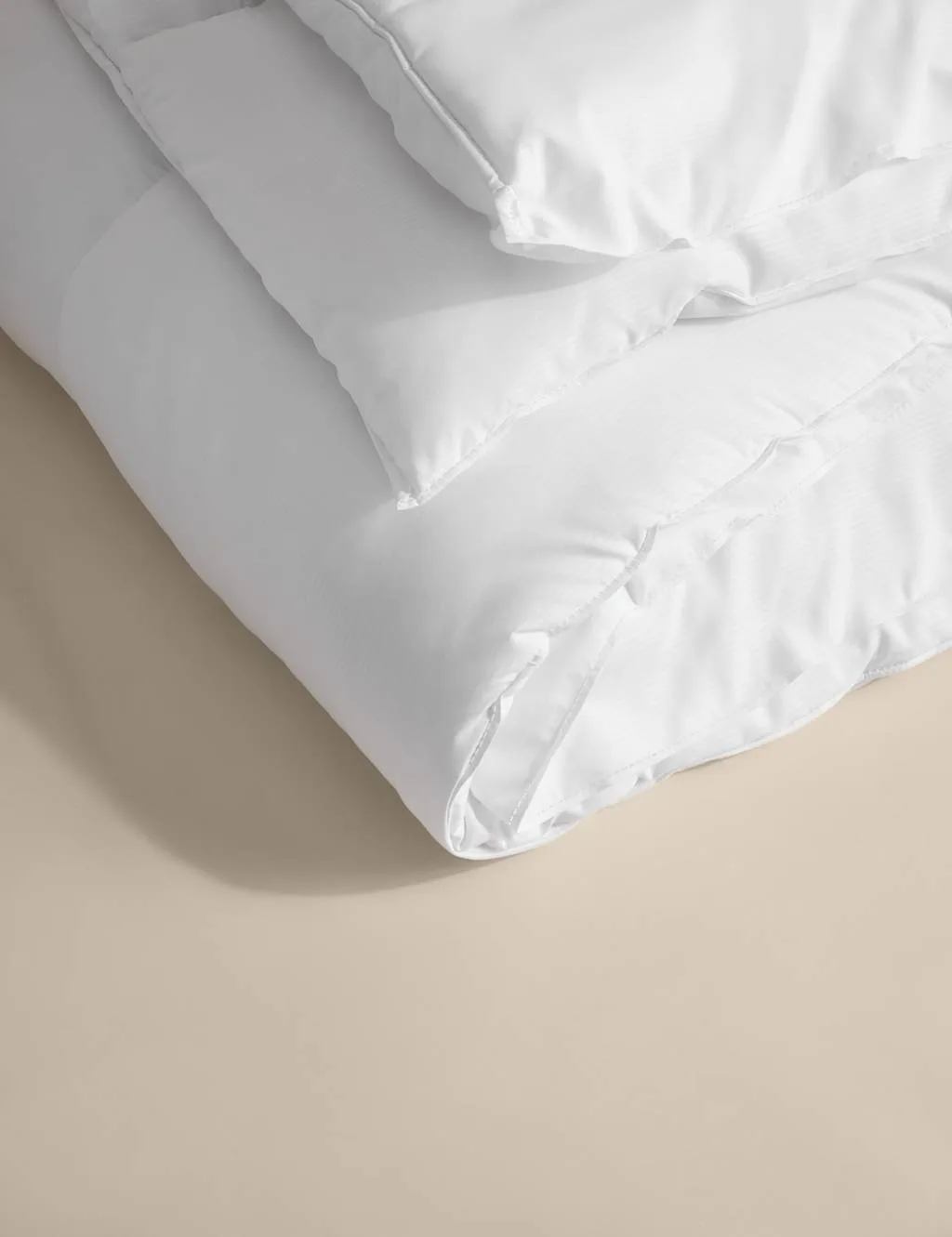 M&S Simply Soft 4.5 Tog Duvet White - M&S - FashionsVida