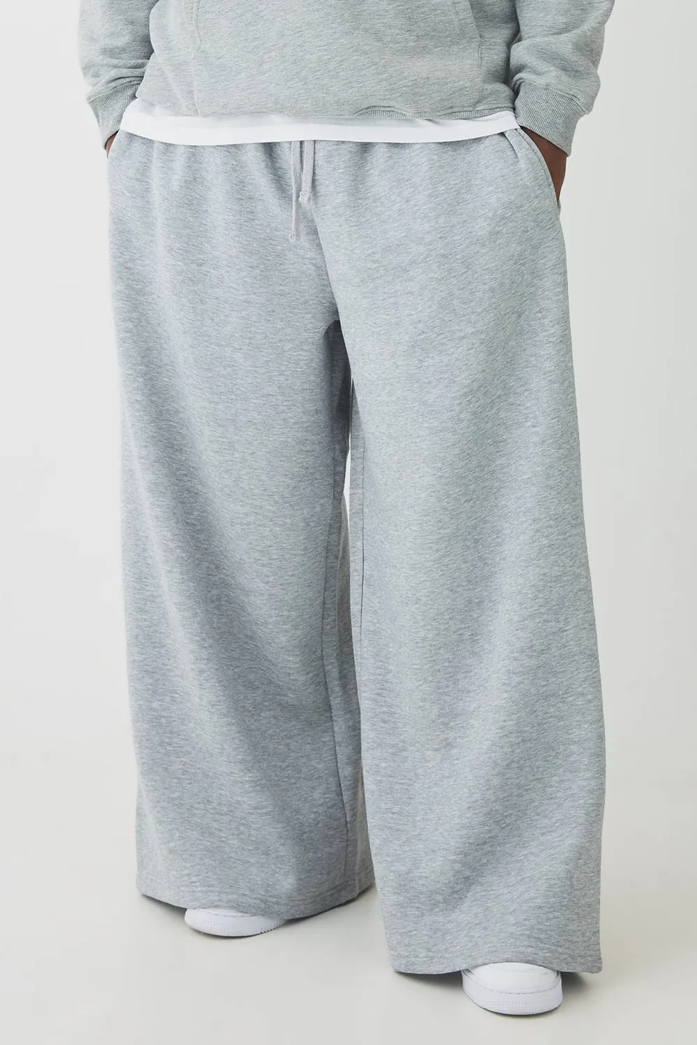 Herren Plus Basic Extreme Wide Leg Jogginghose Grey Marl Größe 4XL - boohooMAN - FashionsVida