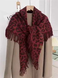 Retro Leopard Print Tassel Scarf Knitted Wool Blend Women's Shoulder Wrap Warm Fashionable Triangular Scarf for Autumn Winter P2