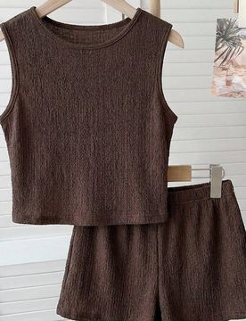 Conjunto de 2 piezas para niña preadolescente con top sin mangas texturizado marrón oscuro y shorts, atuendo casual, tela ondulada suave para la pie