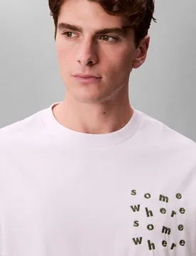 Camiseta Hombre Letras Bordadas - Calvin Klein Jeans - FashionsVida