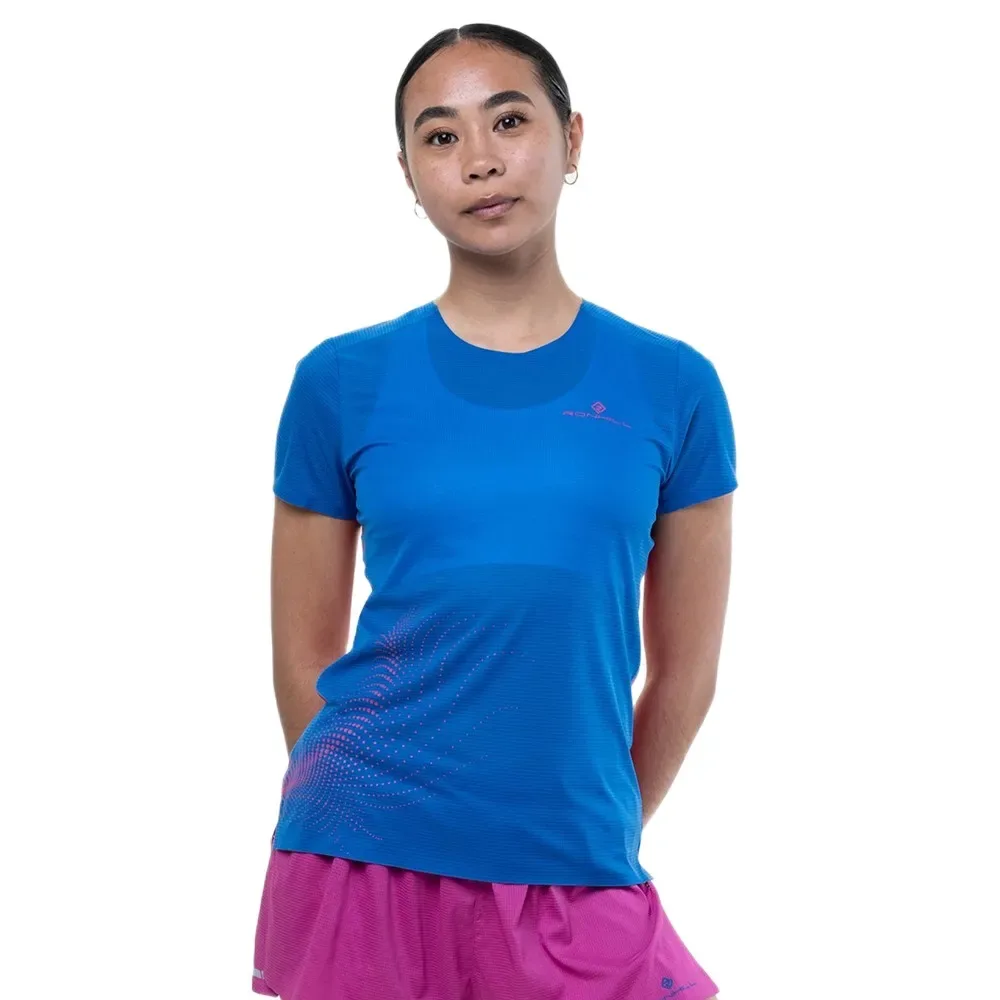 Maglietta A Maniche Corte Tech Race Classicblue / Exuberance 42 - Ronhill - FashionsVida