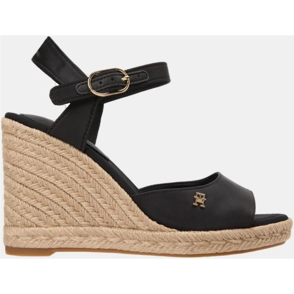 Cuña alta de mujer en color negro satinado de - Tommy Hilfiger - FashionsVida