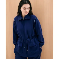 Chaqueta de mujer con cremallera y cinturón