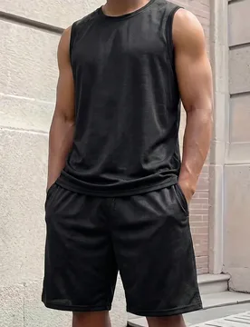 Set de 2 piezas para hombre: Camiseta de tirantes de malla negra + Pantalones cortos sueltos, Conjunto de ropa deportiva para hombre, Ropa ligera, tra - Shein - FashionsVida