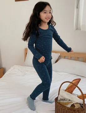 Piezas Conjunto de top de punto de manga larga y pantalones con estampado floral pequeño para niña, otoño - Shein - FashionsVida